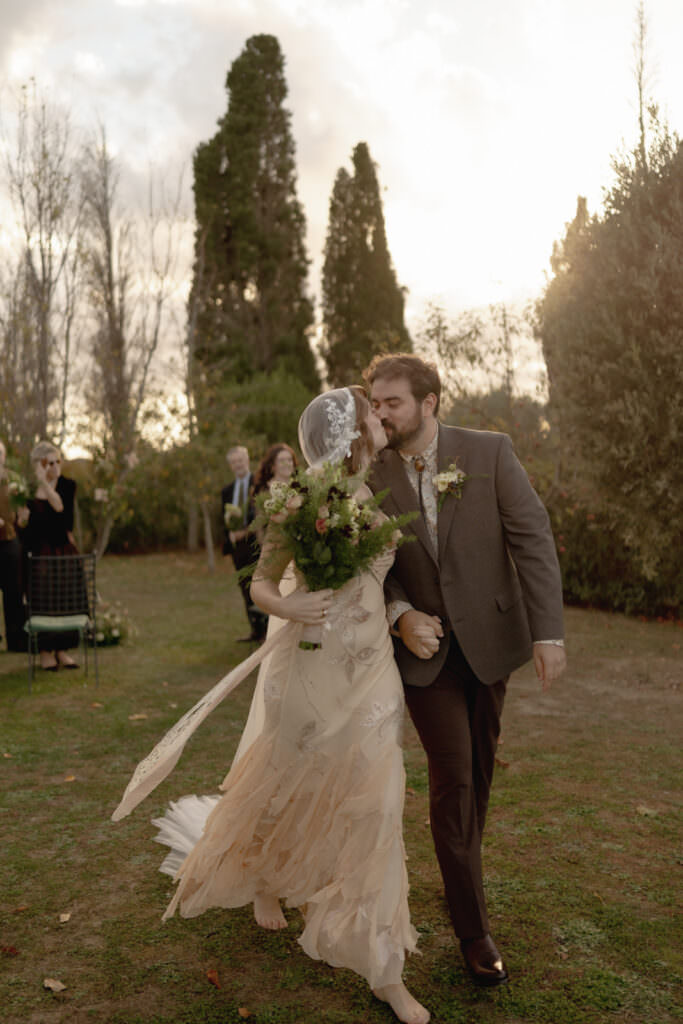 38.intimate chic wedding tuscany warm tones Federica Cavicchi