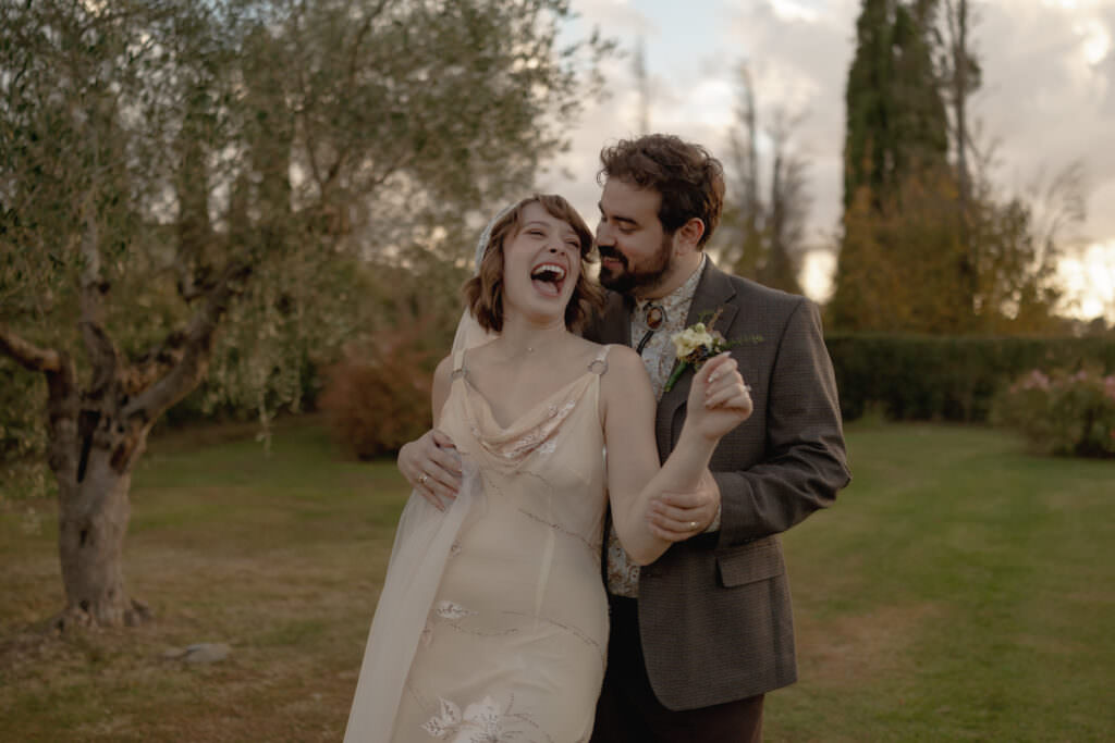 43.intimate chic wedding tuscany warm tones Federica Cavicchi