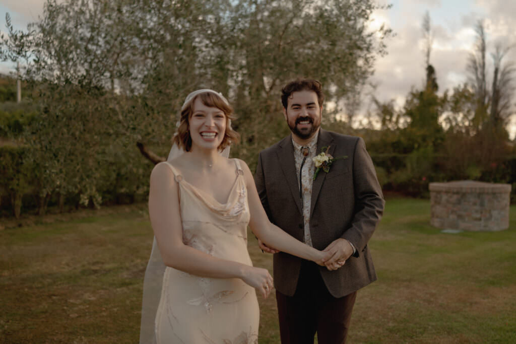 44.intimate chic wedding tuscany warm tones Federica Cavicchi