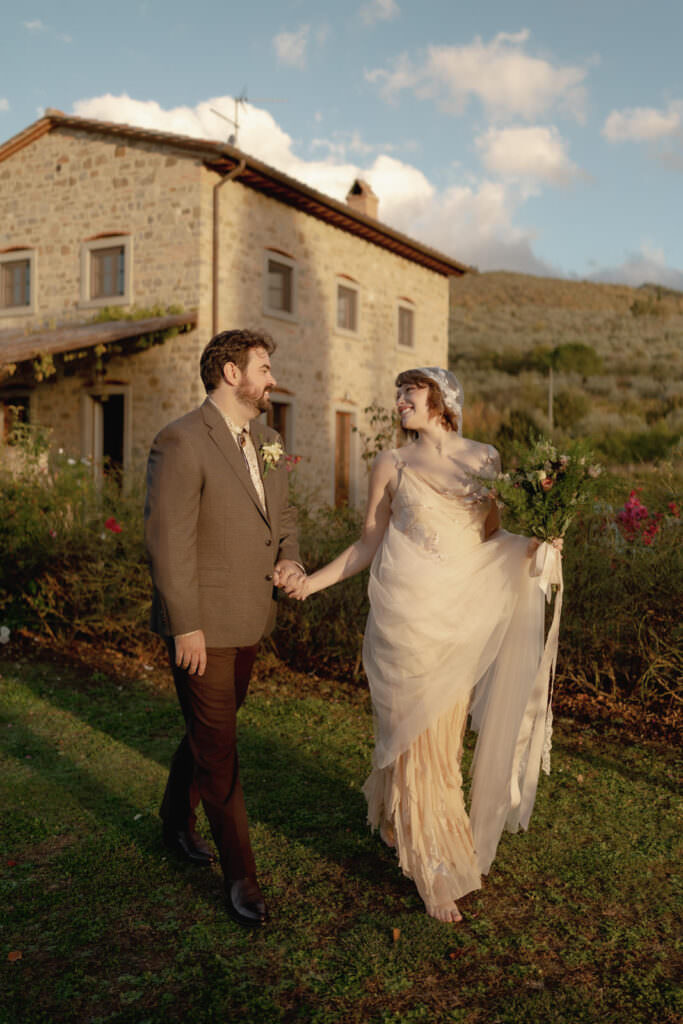 53.intimate chic wedding tuscany warm tones Federica Cavicchi
