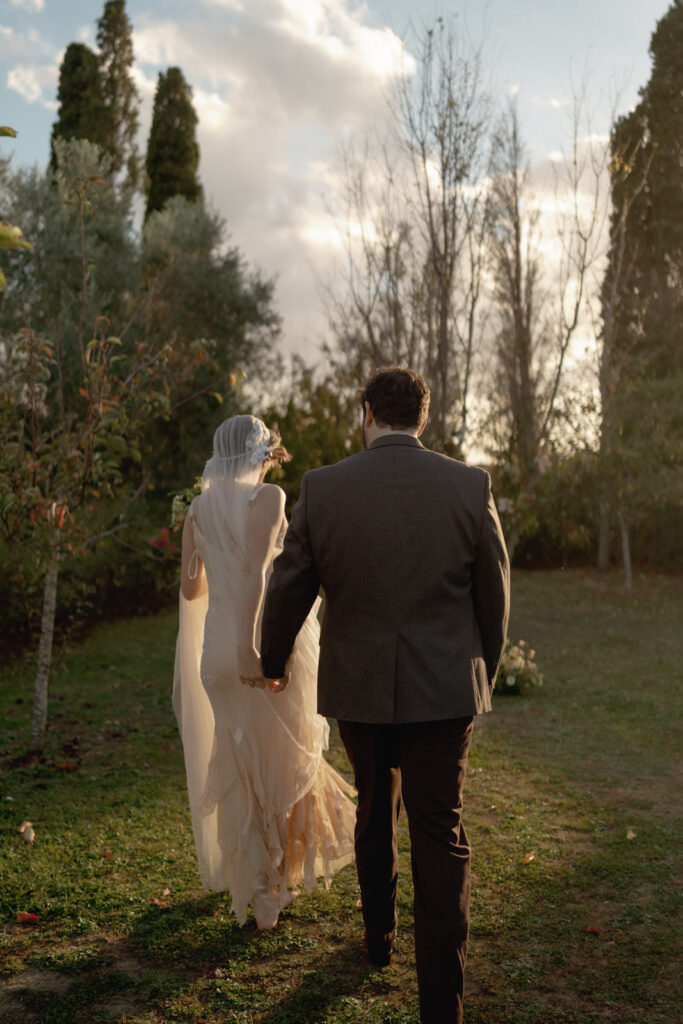 55.intimate chic wedding tuscany warm tones Federica Cavicchi