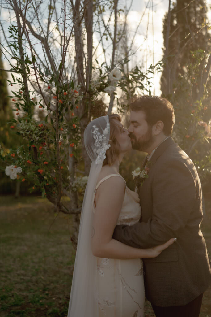 58.intimate chic wedding tuscany warm tones Federica Cavicchi