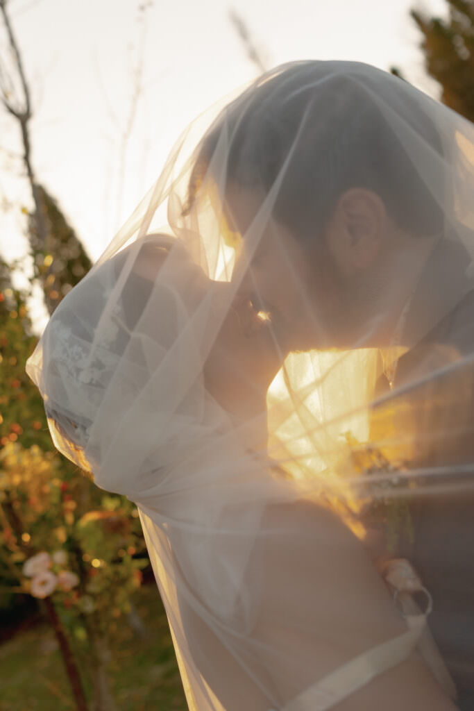 64.intimate chic wedding tuscany warm tones Federica Cavicchi